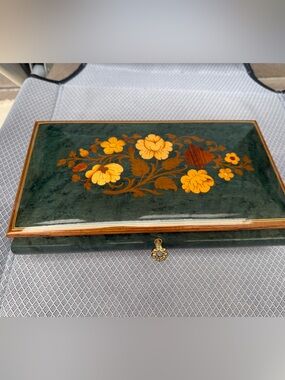 Vintage Reuge “Geschichten aus dem Wienerwald” Inlaid Wood Music Box –Italy